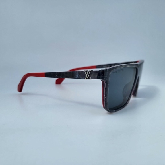 New Authentic Louis Vuitton Portland Anthracite Red E Sunglasses - Picture 2 of 13